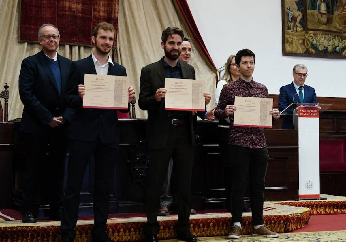 Alumnos cum laude: "Son muchas noches de estudio..."