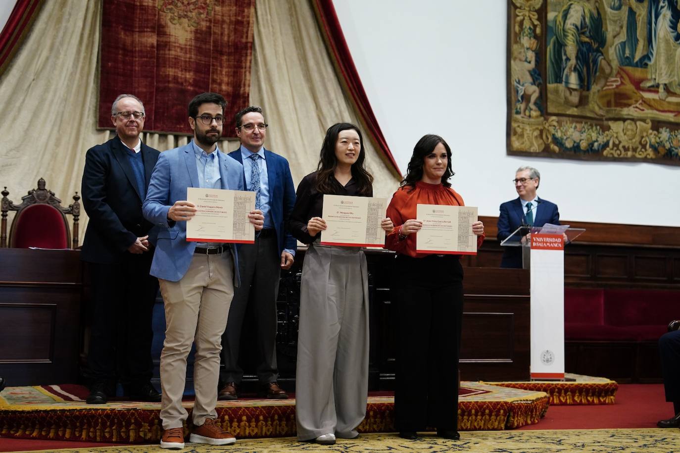 Alumnos cum laude: &quot;Son muchas noches de estudio...&quot;