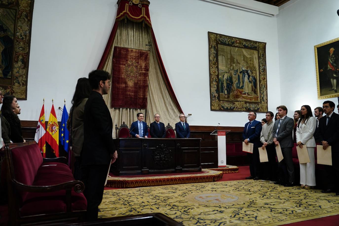 Alumnos cum laude: &quot;Son muchas noches de estudio...&quot;