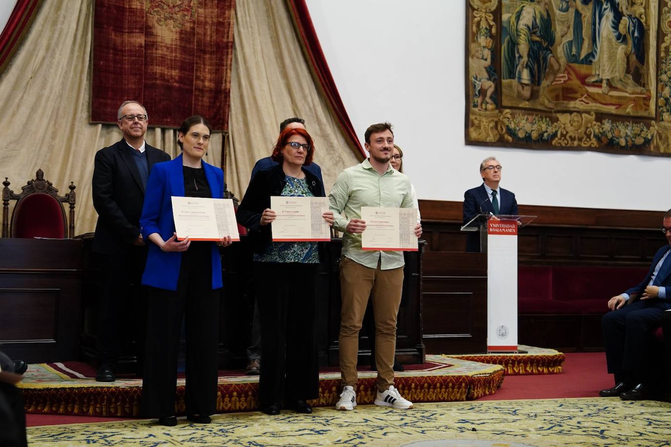 Alumnos cum laude: &quot;Son muchas noches de estudio...&quot;