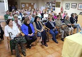 El público llenó el salón de la asociación durante la primera jornada.