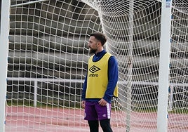 El lateral derecho Carlos Parra.