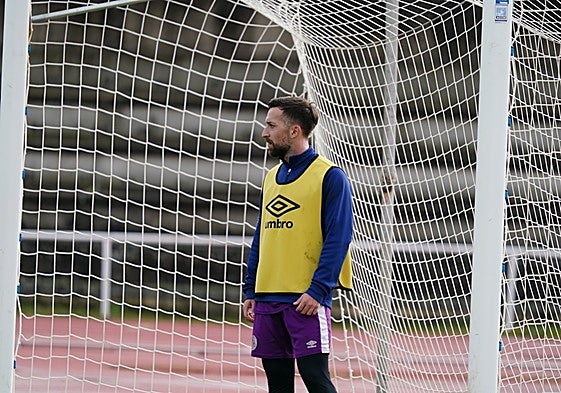 El lateral derecho Carlos Parra.