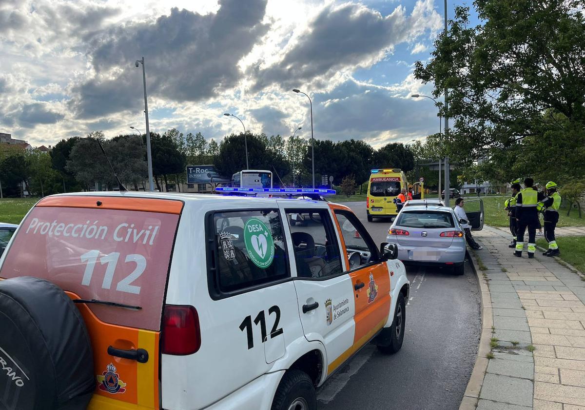 Trasladada al hospital tras colisionar dos coches en la glorieta de Vettones y Vacceos