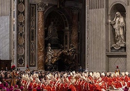 Los cardenales, minutos antes del inicio del cónclave.