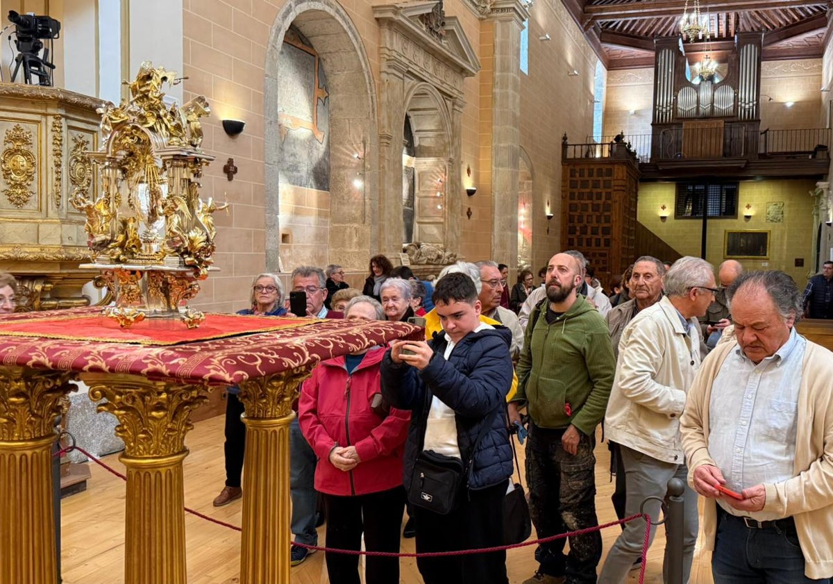 Imagen principal - Nueva &#039;vida&#039; para la joya que custodia el corazón de Santa Teresa de Jesús