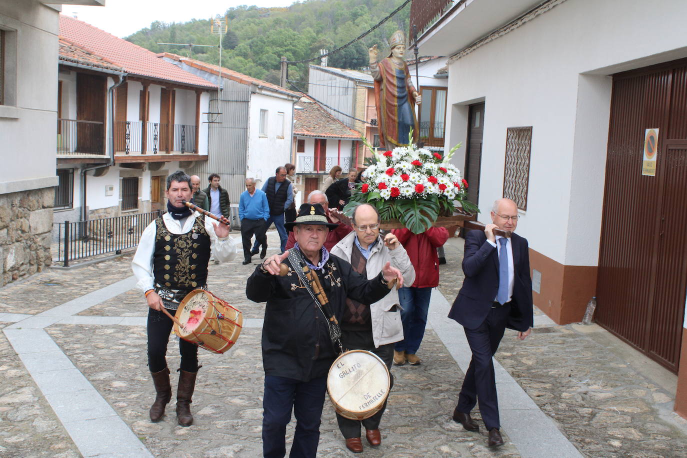 Cantagallo rinde honores a San Gregorio en un animado día de fiesta