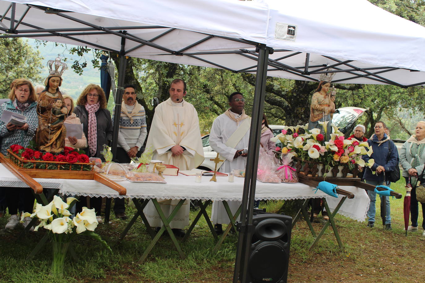 Valdelamatanza y Aldeanueva del Camino se reencuentran en su romería de la Virgen del Rosario