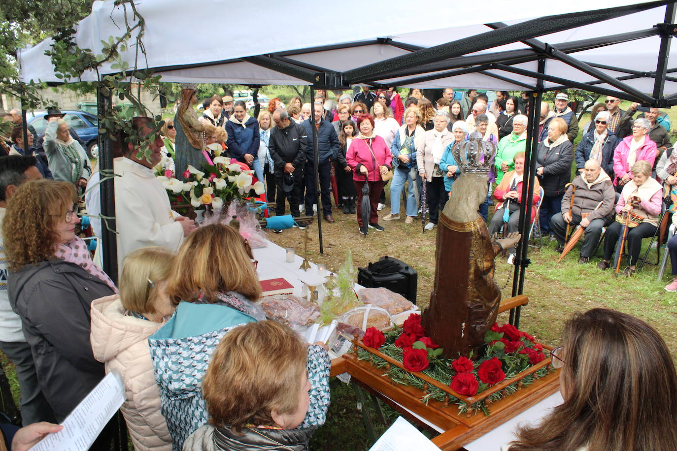 Valdelamatanza y Aldeanueva del Camino se reencuentran en su romería de la Virgen del Rosario