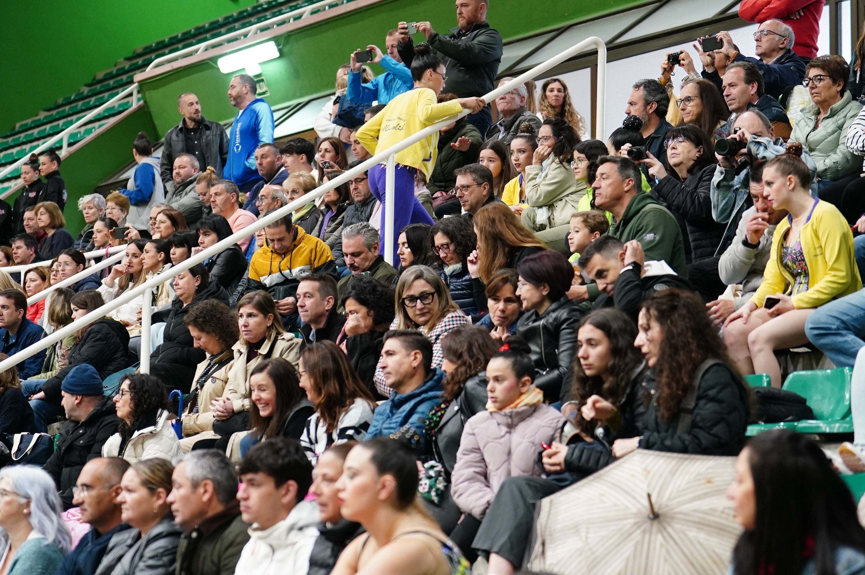 Las goteras marcan el primer día de gimnasia en Salamanca