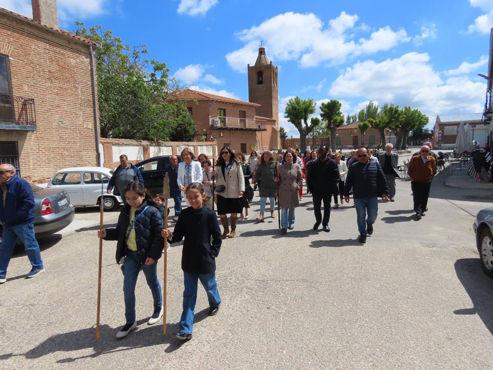 Todos con la Virgen del Hinojal en Paradinas