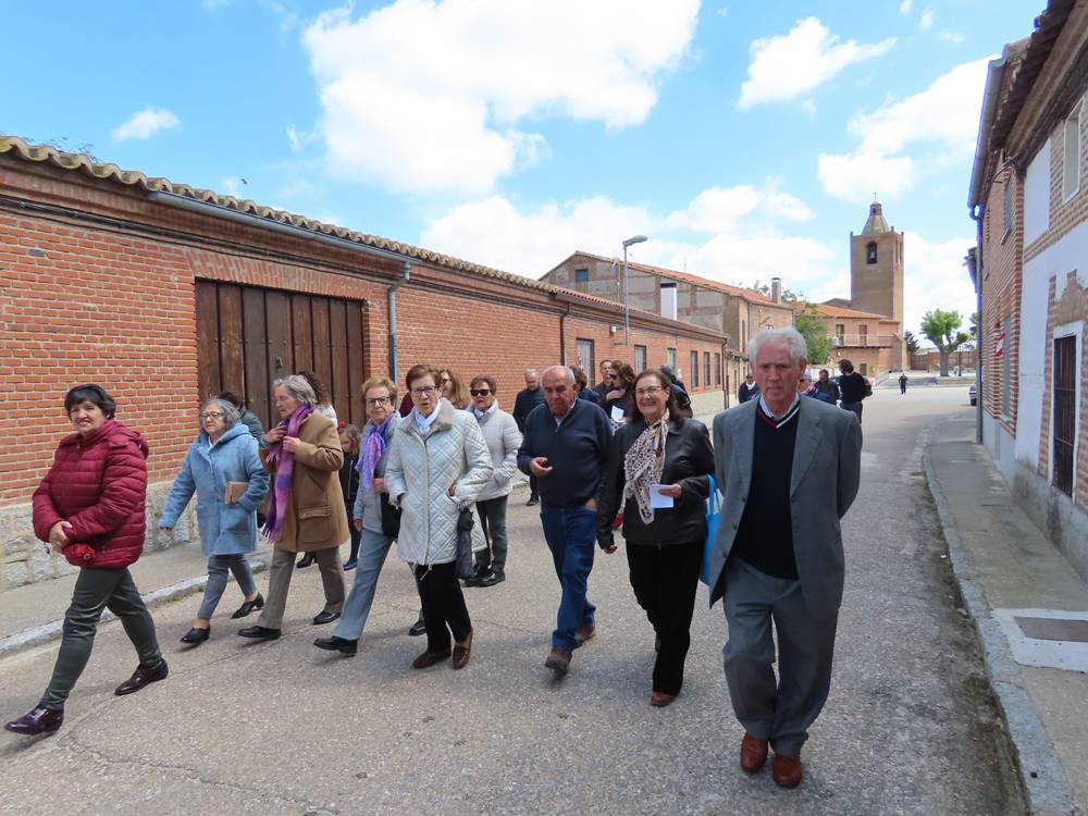 Todos con la Virgen del Hinojal en Paradinas