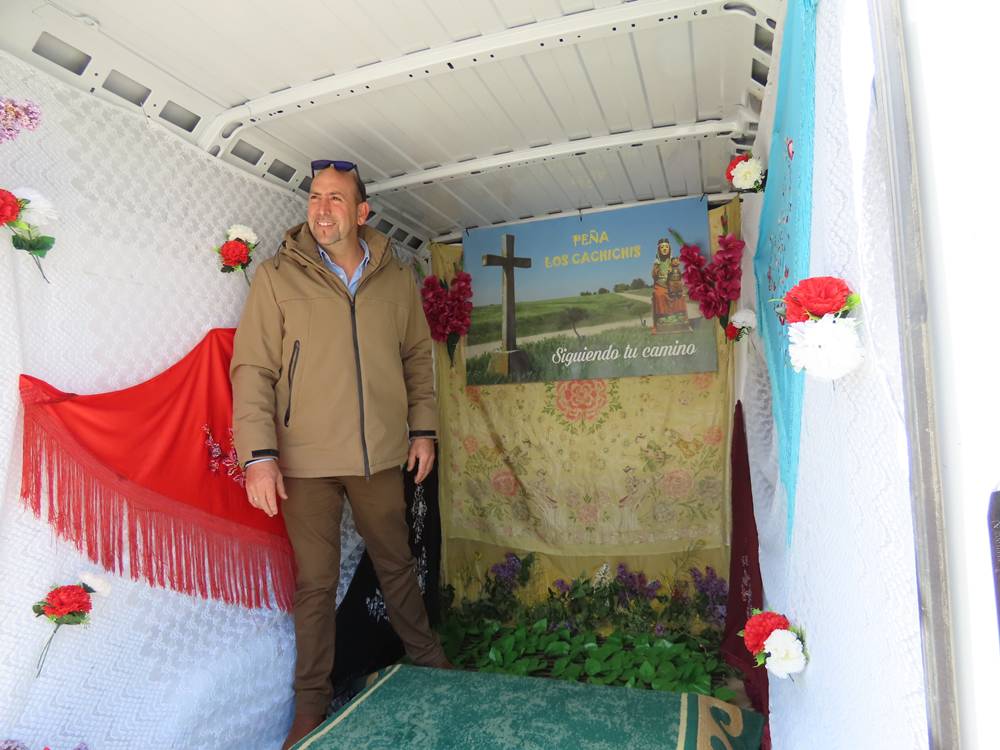 Todos con la Virgen del Hinojal en Paradinas