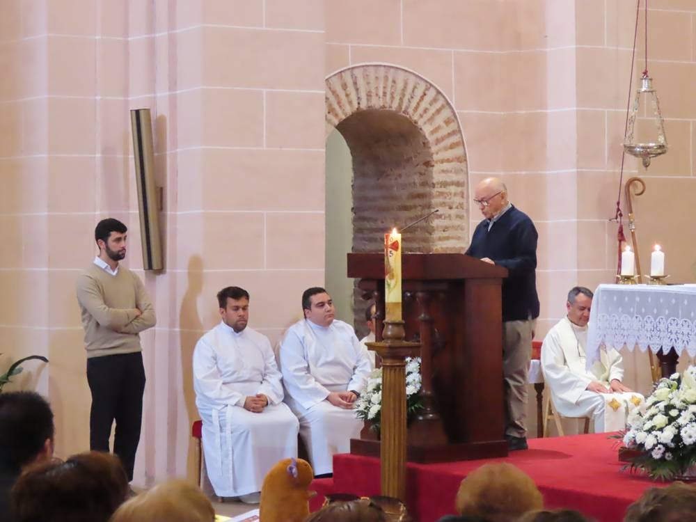 Nuevo acólito al servicio del altar