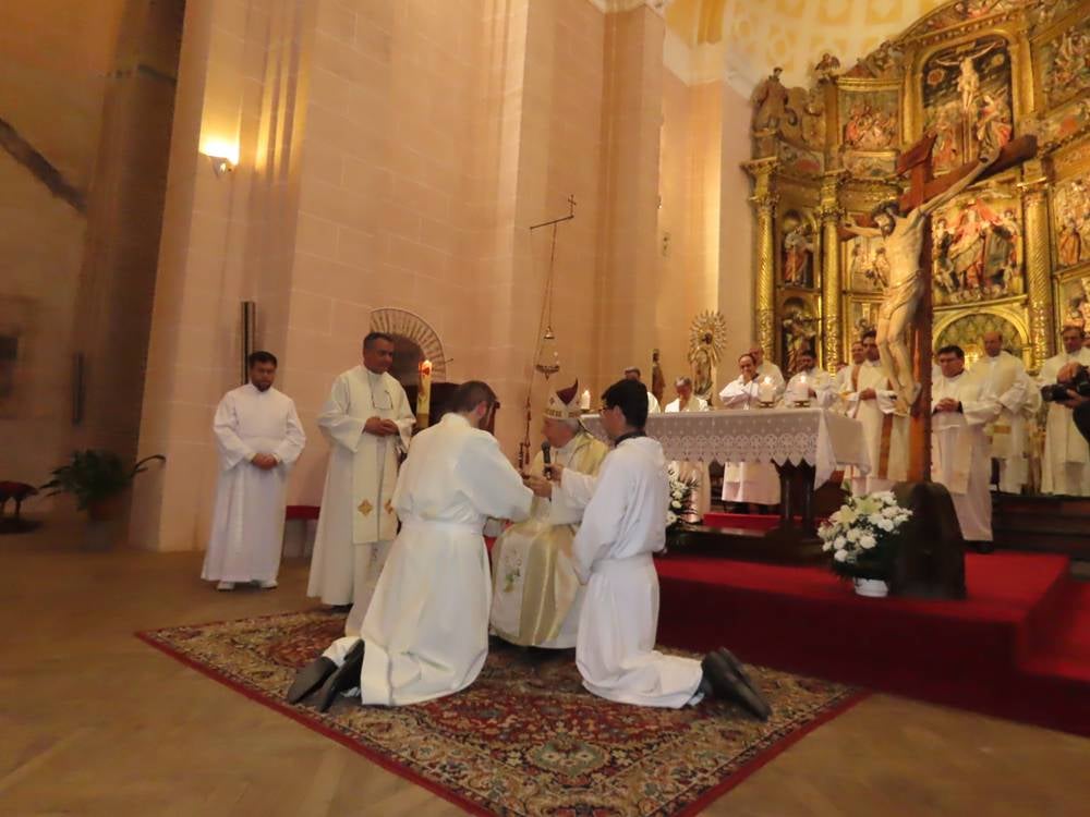 Nuevo acólito al servicio del altar