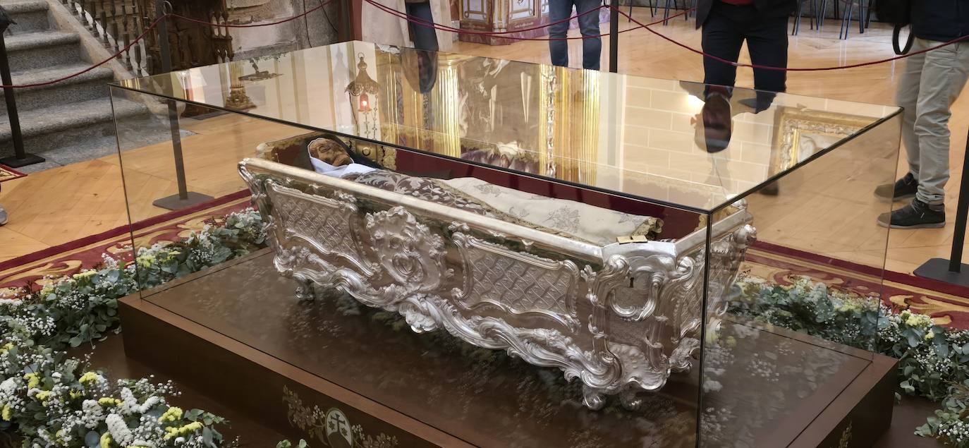 Máxima expectación en Alba de Tormes por la histórica veneración pública de Santa Teresa