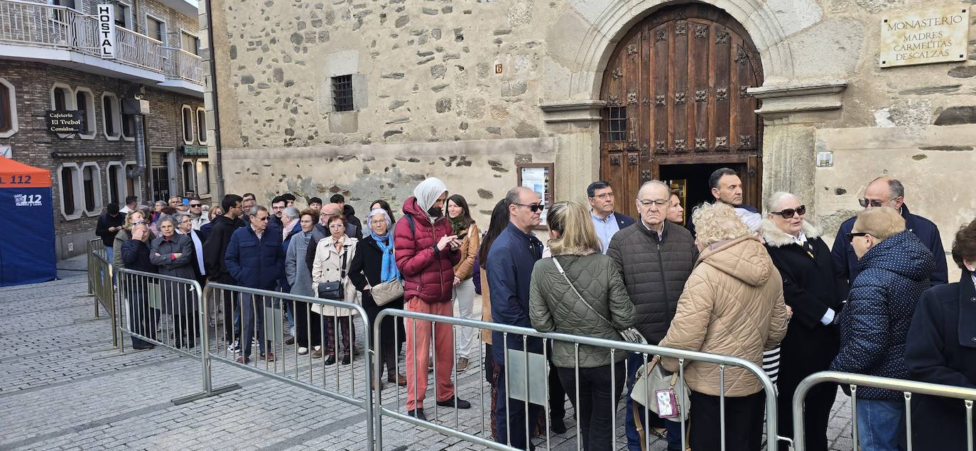 Máxima expectación en Alba de Tormes por la histórica veneración pública de Santa Teresa