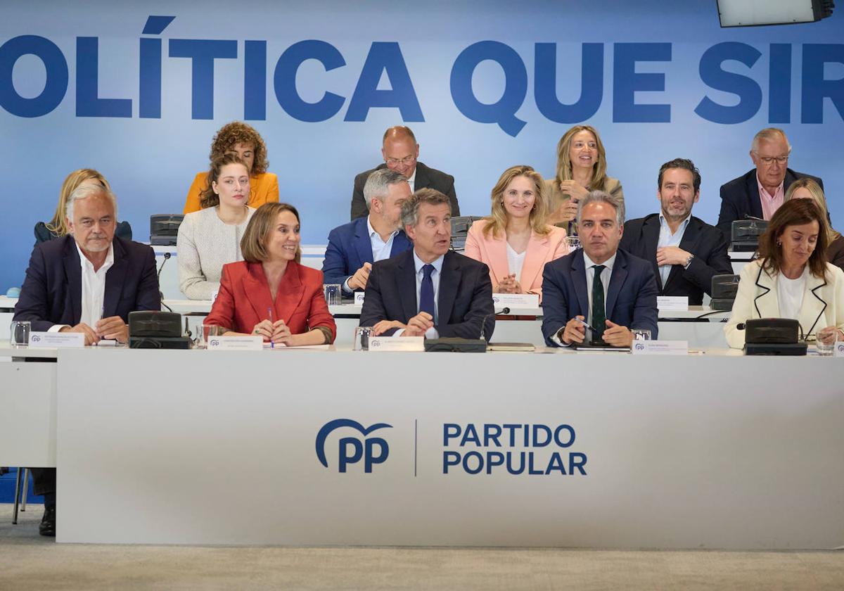 Feijóo anuncia un Congreso del PP para este verano