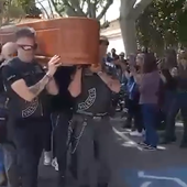 Imagen del homenaje de los compañeros de José Antonio.