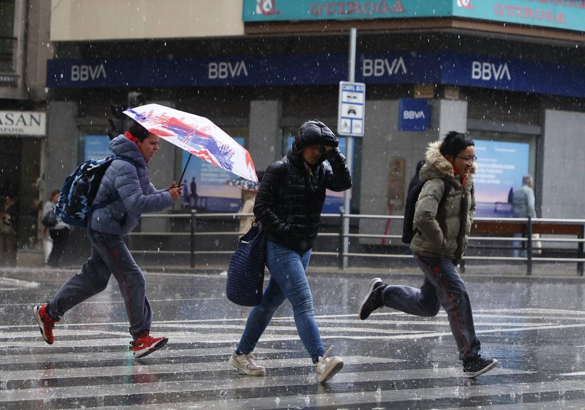 Activado el aviso amarillo por tormentas este martes en dos provincias de Castilla y León