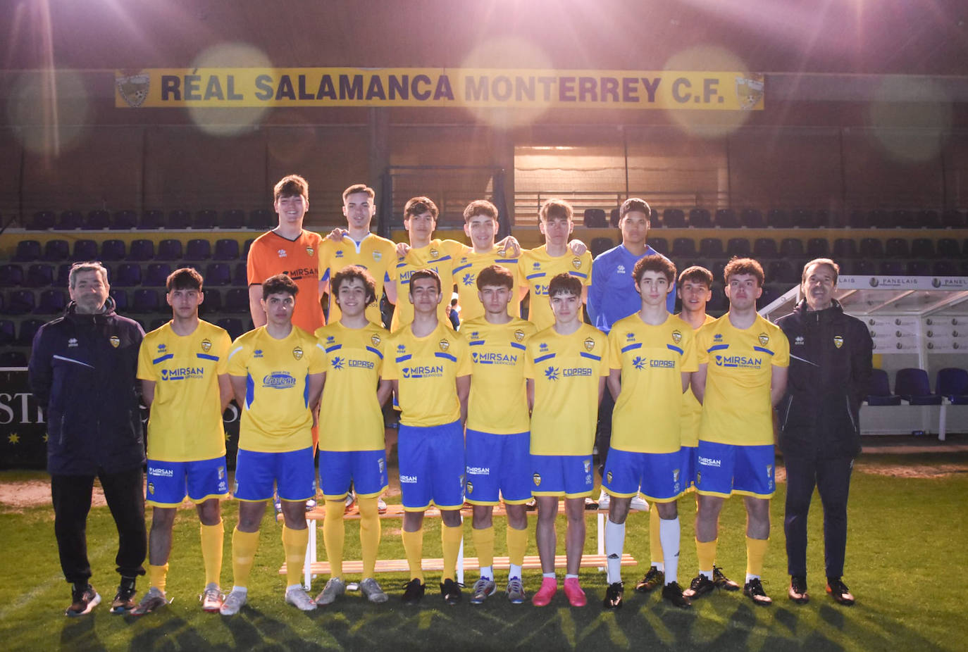 Arriba: Bucarito, Ismael, Zazo, Héctor, Tamames y Lozano. Abajo: Segundo Bustos (entrenador), Pablo, Germán, Aday, Izan, Carlos, Lucas, Ares, Leandro, Liberto y David Casimiro Sánchez (delegado).