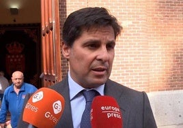 Francisco Rivera, ante los medios de comunicación.