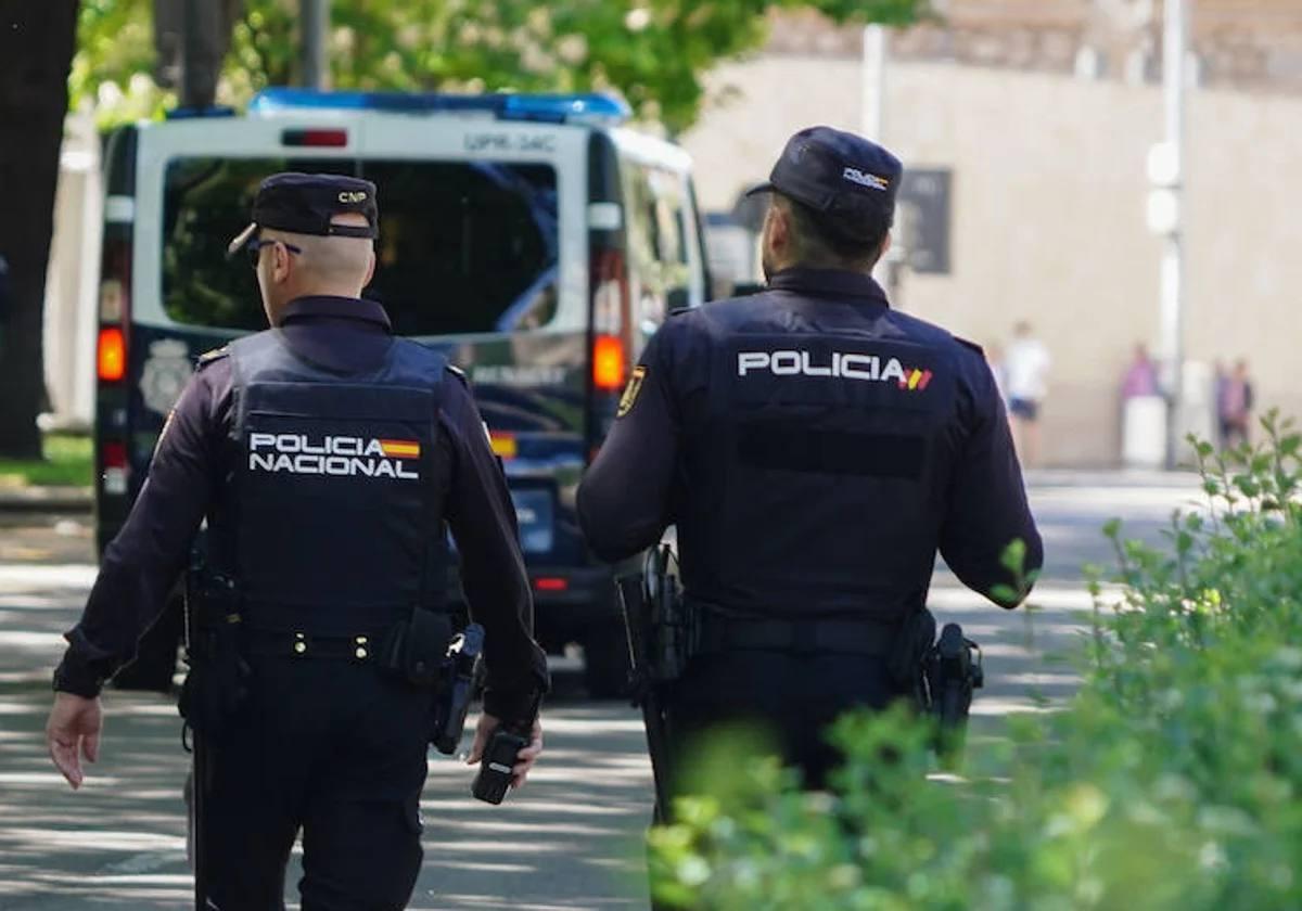 Detenido por robar teléfonos en la calle llegando a usar un arma blanca para intimidar a sus víctimas