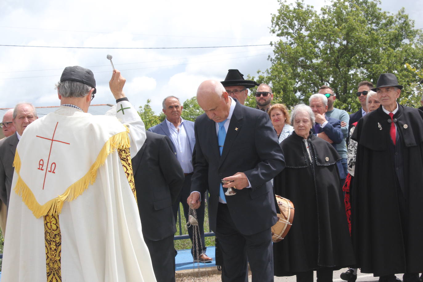 Cabrillas bendice los campos de la mano de San Isidro en el inicio del programa festivo