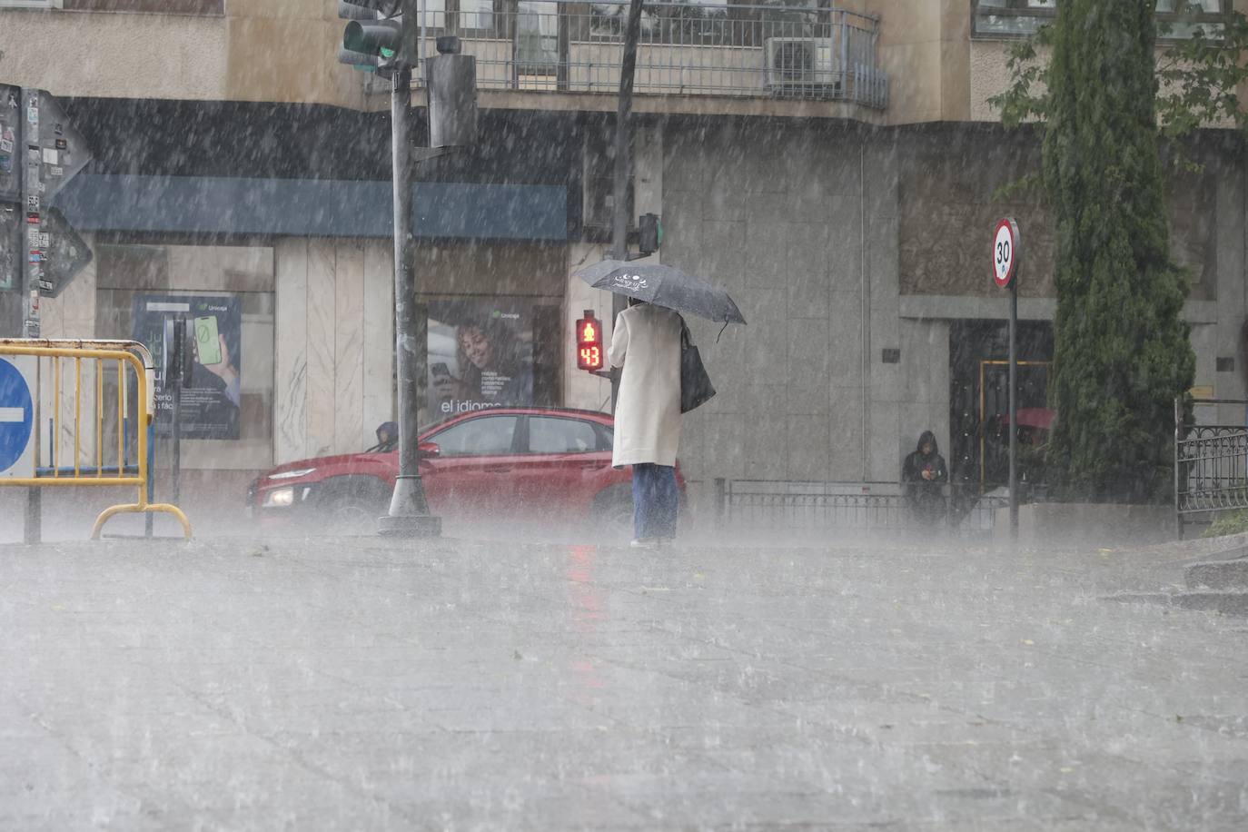 Las mejores imágenes del chaparrón que ha &#039;empapado&#039; a Salamanca este jueves