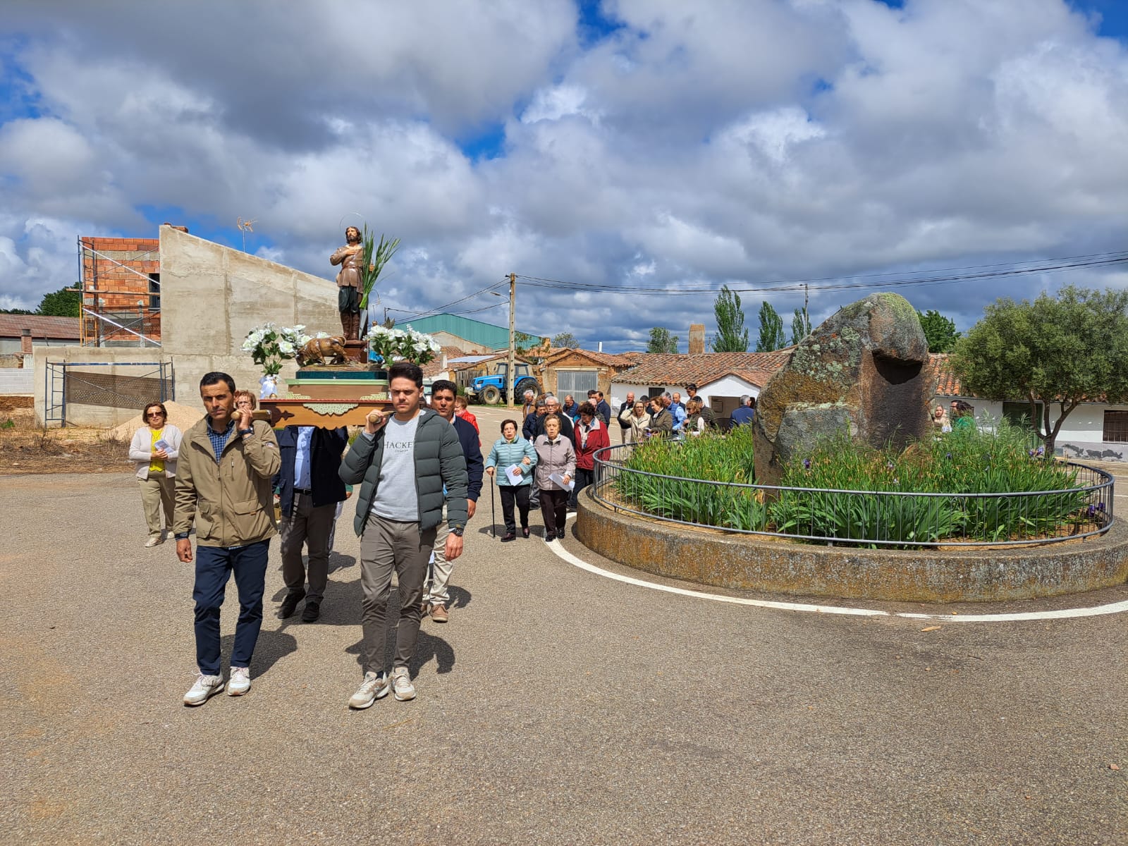 Oraciones y bendiciones de campos por el patrón de los agricultores