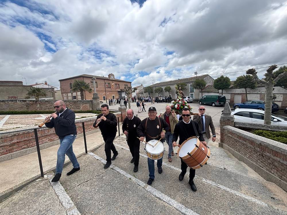 Honores y jotas a San Isidro en Aldeaseca