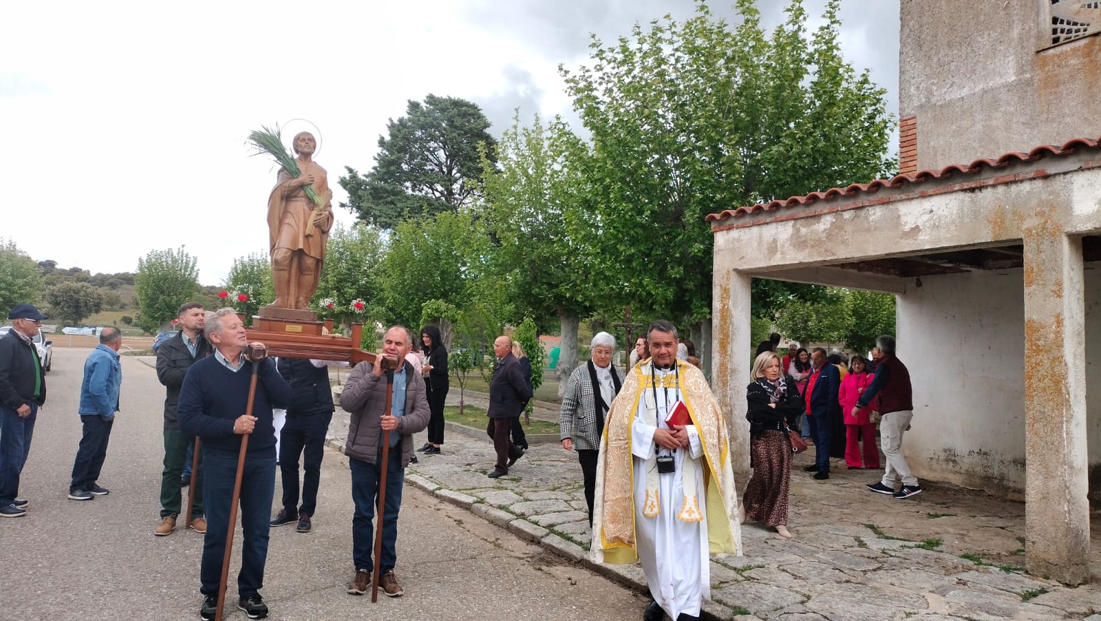 Oraciones y bendiciones de campos por el patrón de los agricultores