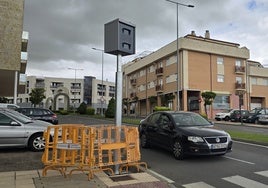 El punto de radar instalado en la calle Juan de Herrera en Carbajosa.