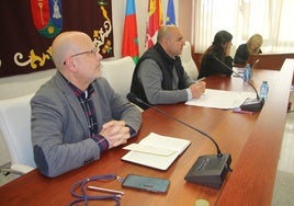 Fernando Martínez, Ventura Recio y Myriam Tobal en la sesión plenaria de Villares de la Reina.