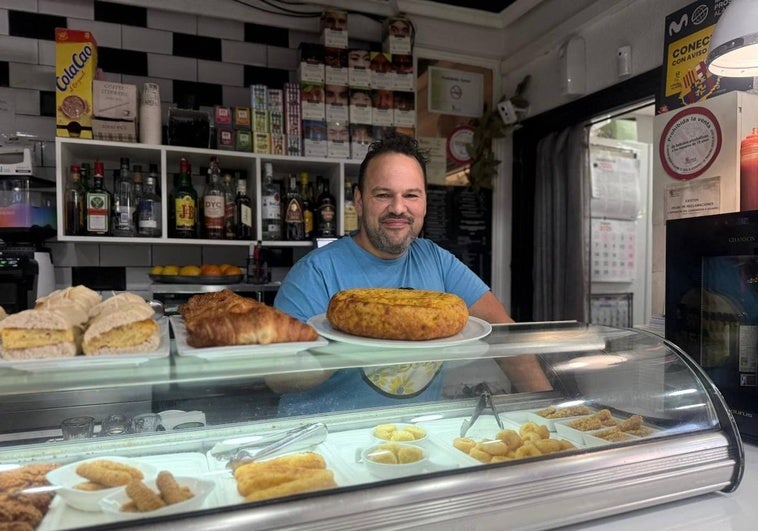 Jorge, propietario del Café-Bar Caminito.