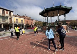 Juegos en la plaza de España de Peñaranda.