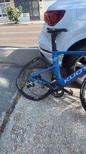 Así ha quedado la bici del triatleta y atleta, Alberto Bravo.