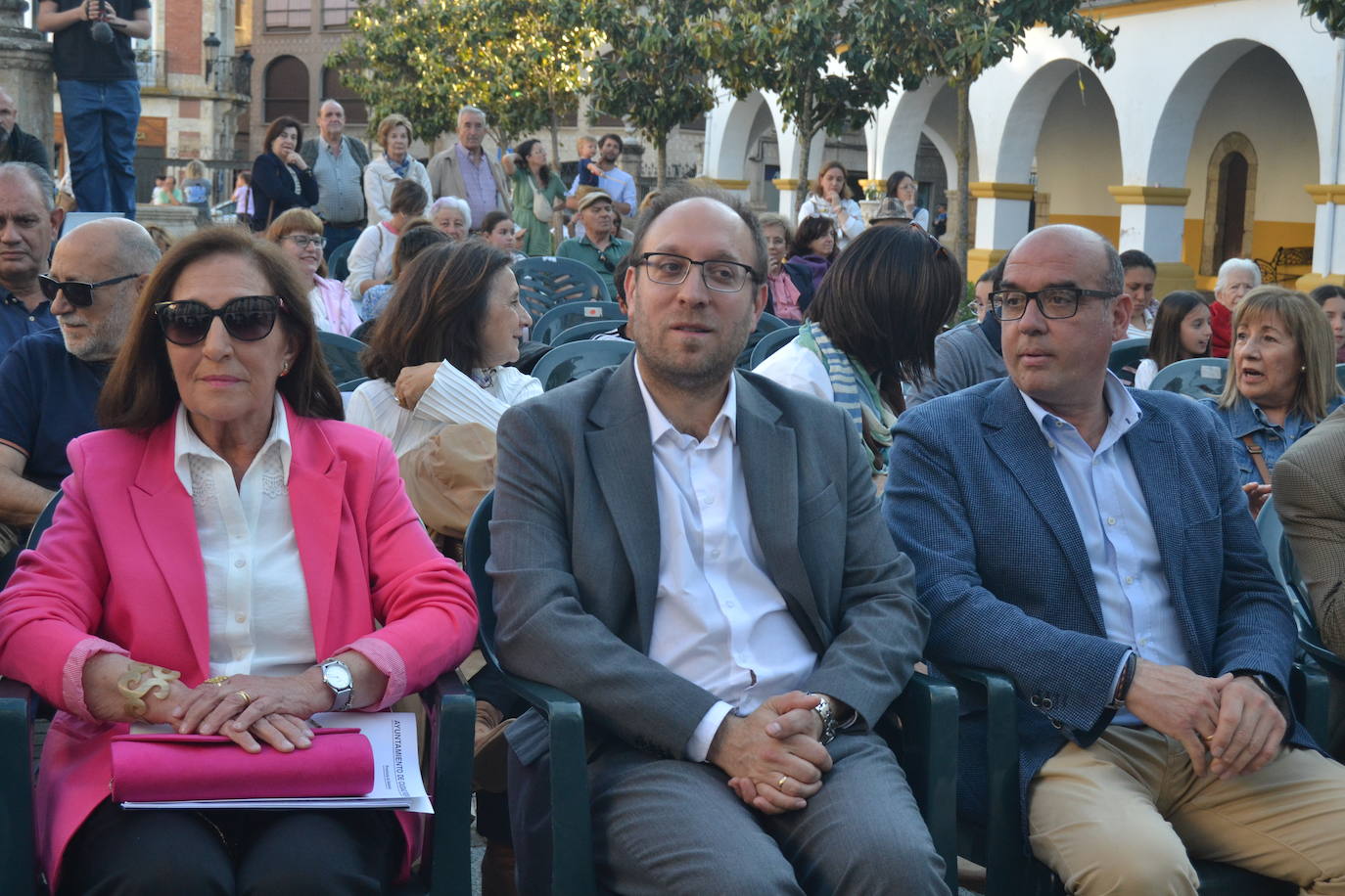 El pregón de Adoración Cañamero abre la Feria del Farinato en Miróbriga