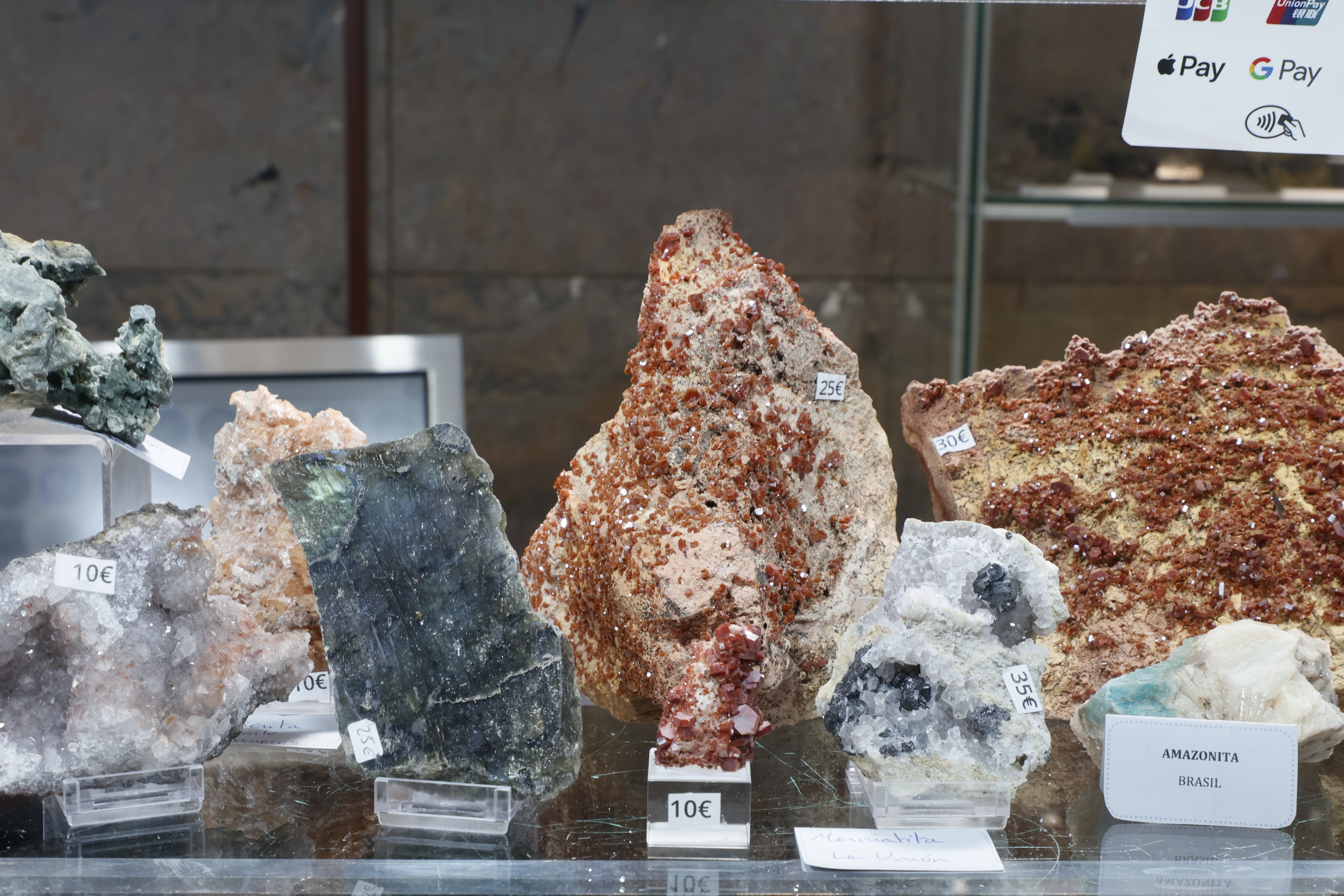 Feria de los Minerales de la USAL: &quot;Ahora miro el mundo con unos ojos muy distintos&quot;
