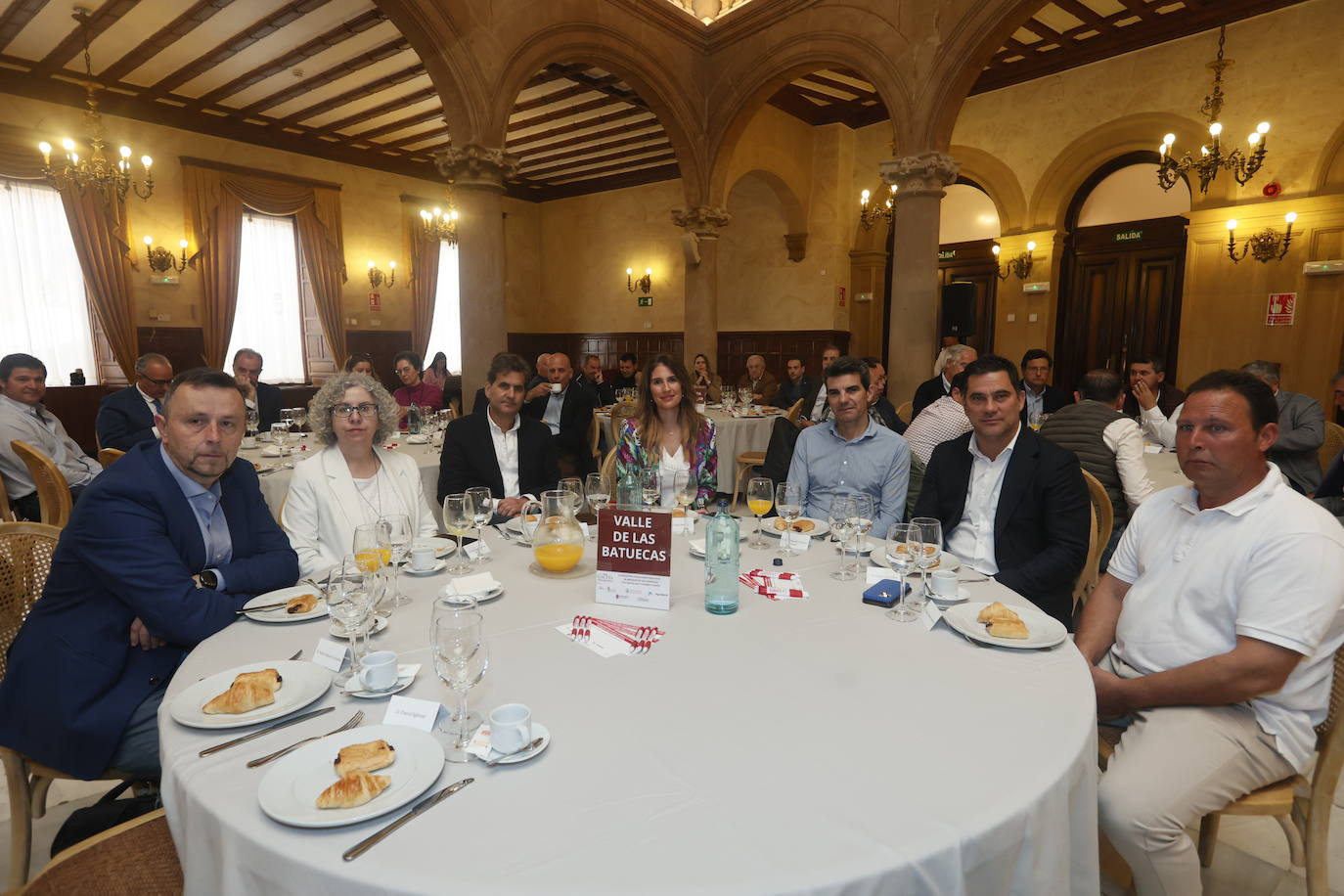 Pedro Calero (Universidad de Salamanca), María Ángeles Gómez (Universidad de Salamanca), Antonio Sánchez (Carpisa Foods), Marian Holgado (LA GACETA), Ángel Manuel Carrasco (Hermanos Carrasco Bonal), Sergio Luis López (CaixaBank) y Rubén Mateos (Ganadero).