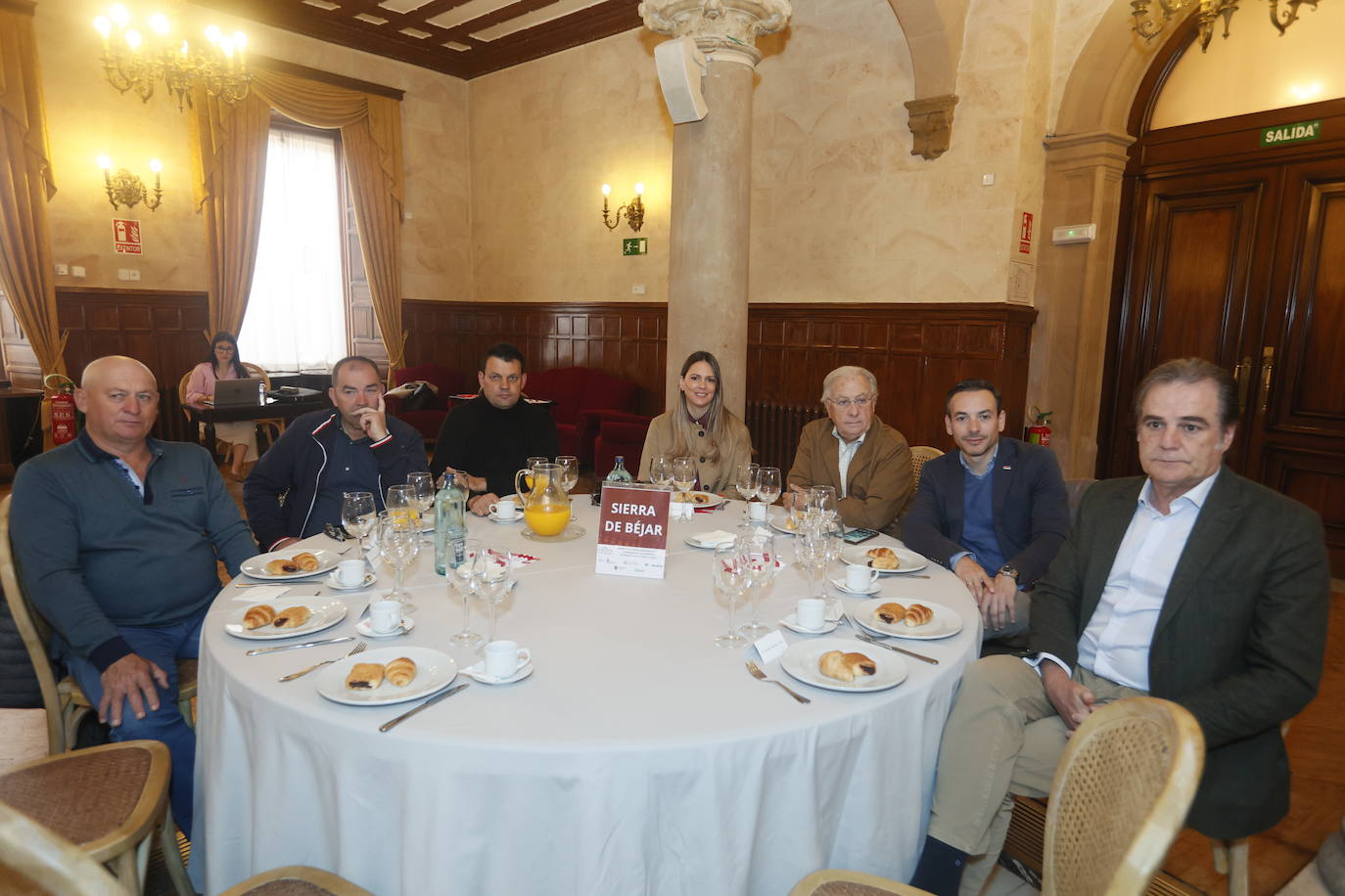 Juan González (Ganadero), José Manuel Cortés (Ganadero), Fernando Corrionero (COAG), María José Canete (LA GACETA), Julio Pérez-Tabernero (Ganadero), Julio Pérez-Tabernero (Ganadero) y Francisco Galache (Ganadero).
