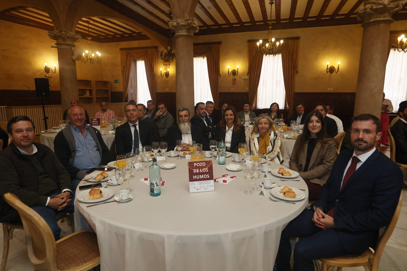 Raúl del Brío y Celestino Martín (ASAJA), Dario Sánchez (FIC Guijuelo), Santiago Martín (Embutidos y Jamones Fermín), Susana Sánchez (LA GACETA), Teresa Rodríguez (DOP Guijuelo), Janete Isabel Monteiro (Asociación ruta turística Jamón de Guijuelo) y Adrián Rodríguez (El Corte Inglés).