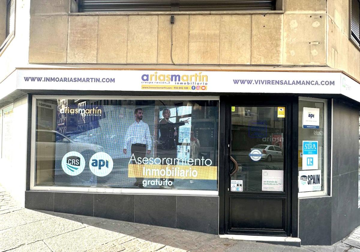 Fachada de Arias Martín Inmobiliaria en Salamanca.