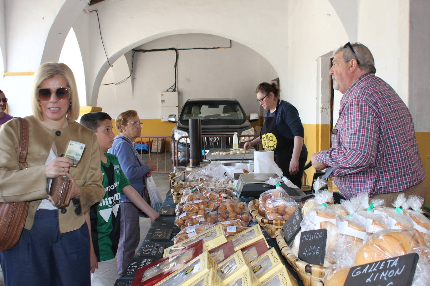 Ciudad Rodrigo se viste de sabor local y ganadería en la IV Feria del Farinato