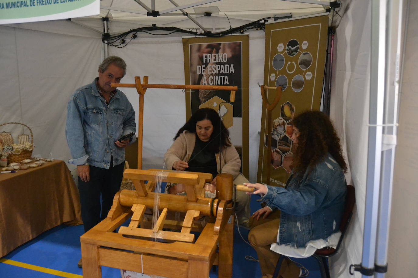 Lumbrales exhibe sus productos locales