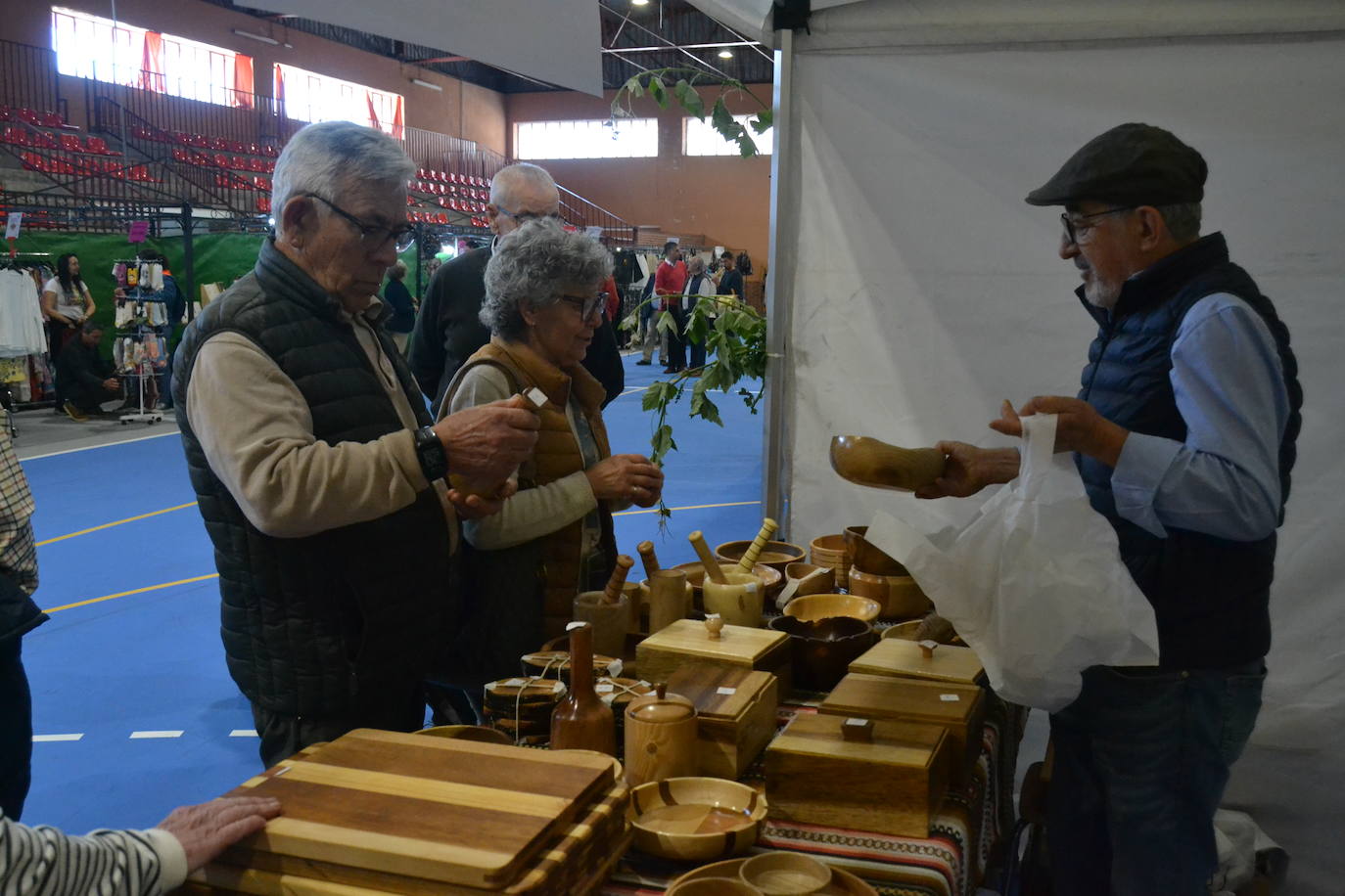 Lumbrales exhibe sus productos locales