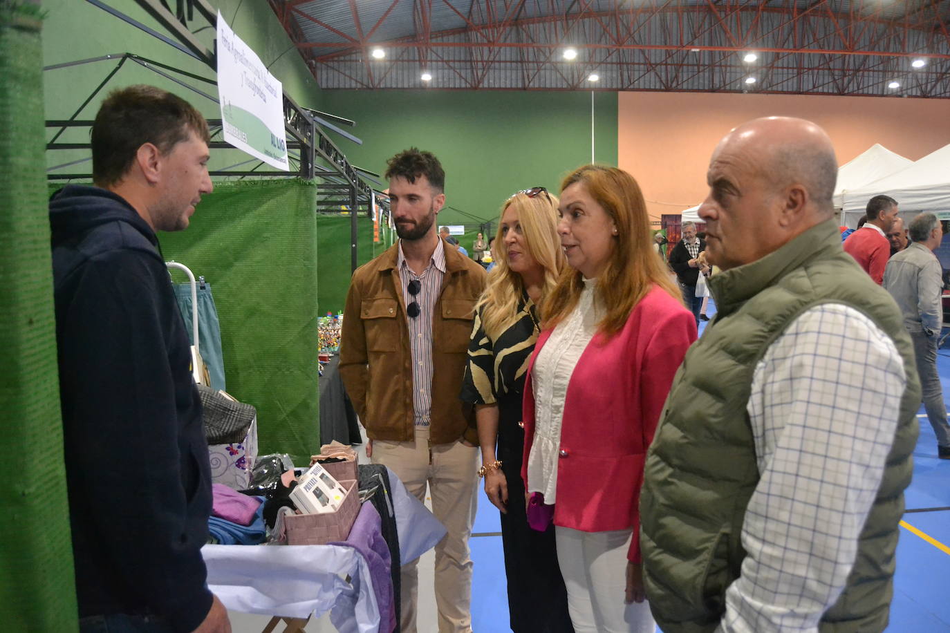 Lumbrales exhibe sus productos locales