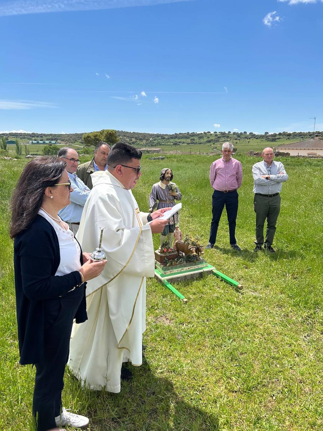 Montejo bendice sus campos con San Isidro y la Virgen María