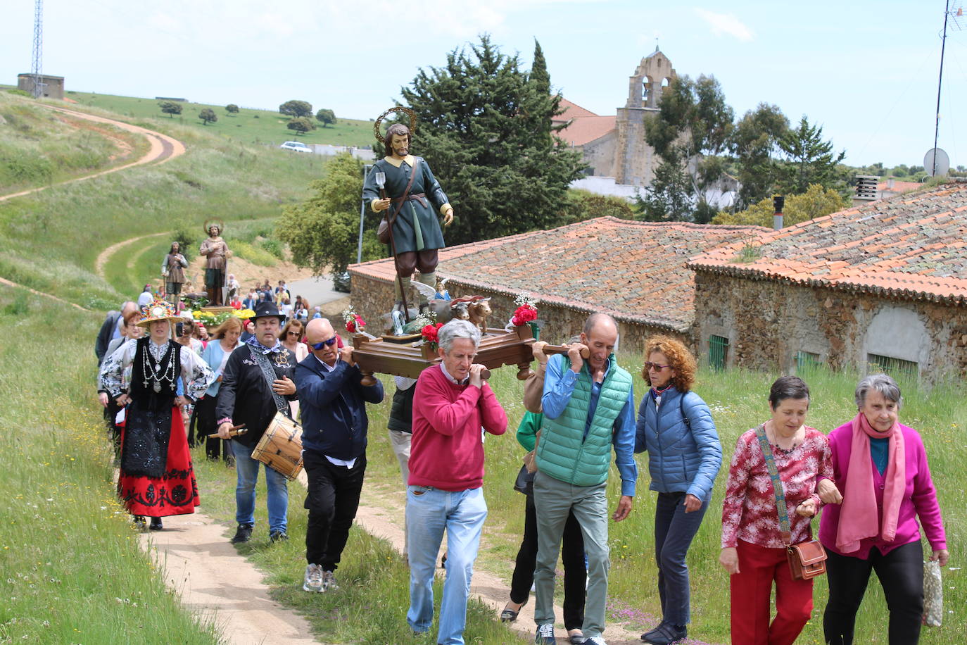 Encuentro de seis imágenes de San Isidro para bendecir los campos del Alto Alagón