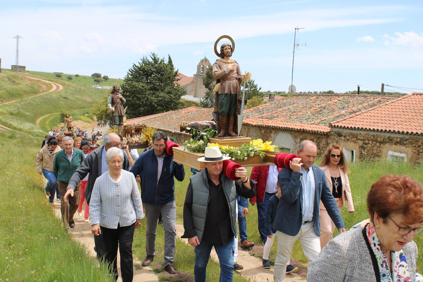 Encuentro de seis imágenes de San Isidro para bendecir los campos del Alto Alagón